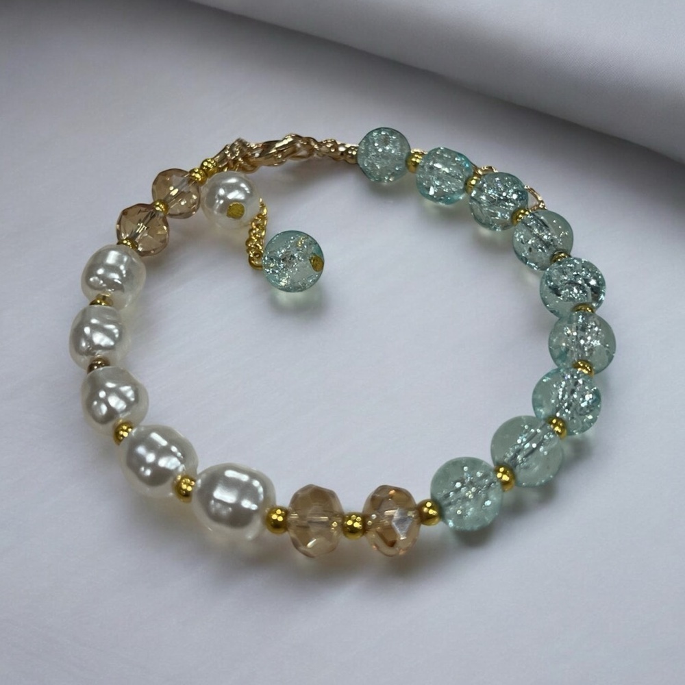 Coastal Glass & Pearl Bracelet – Handmade Ocean-Inspired Gold Accent Jewelry